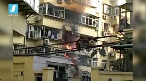 青岛雨后爆料事件真相视频,真相视频揭露惊人内幕  第1张 青岛雨后爆料事件真相视频,真相视频揭露惊人内幕  第1张